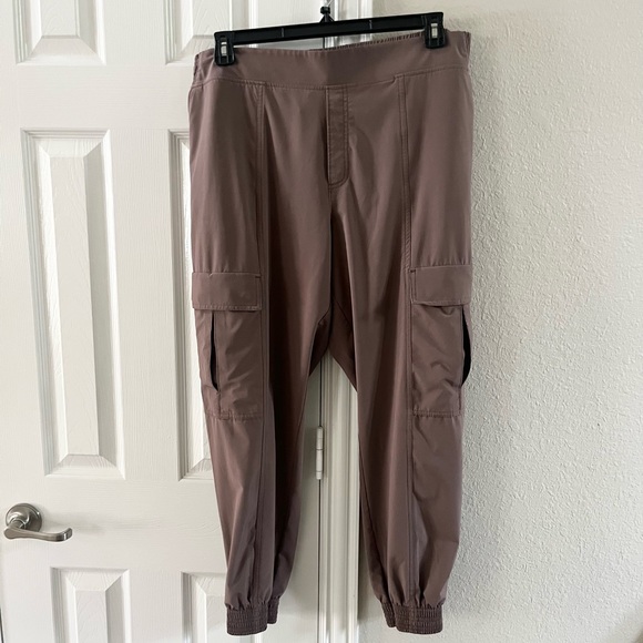 Athleta Chelsea Utility Jogger size 16 like new - Picture 5 of 10